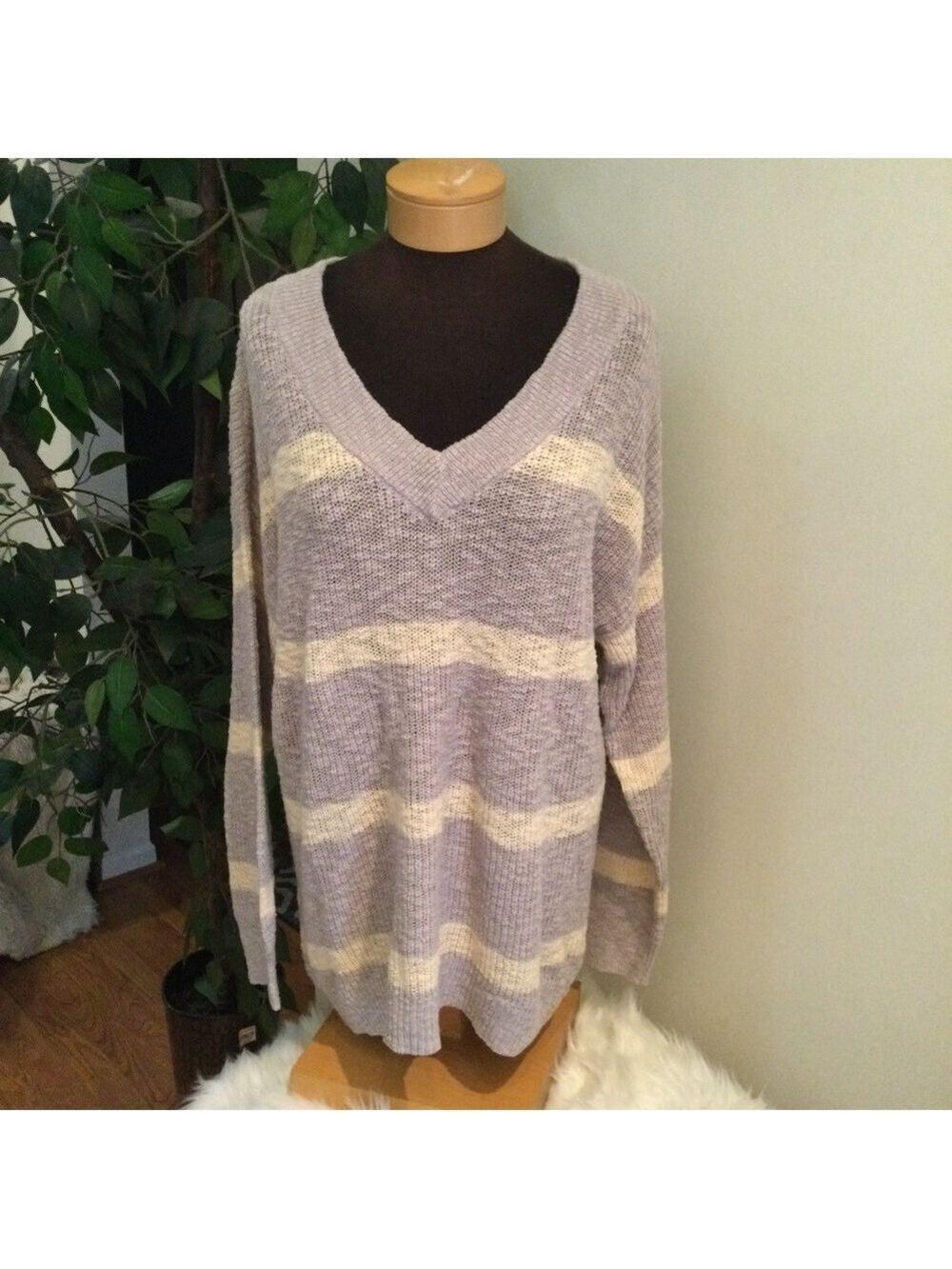 Sonoma Woman’s plus size 3X v neck lightweight sweater long sleeve
gray…